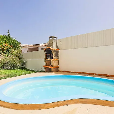 Ash Villa Alcantarilha